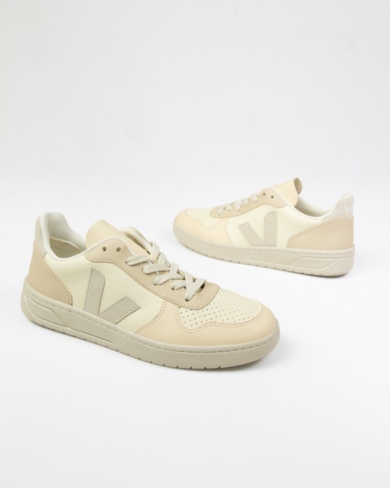 Veja V-10 Lage sneakers  - beige