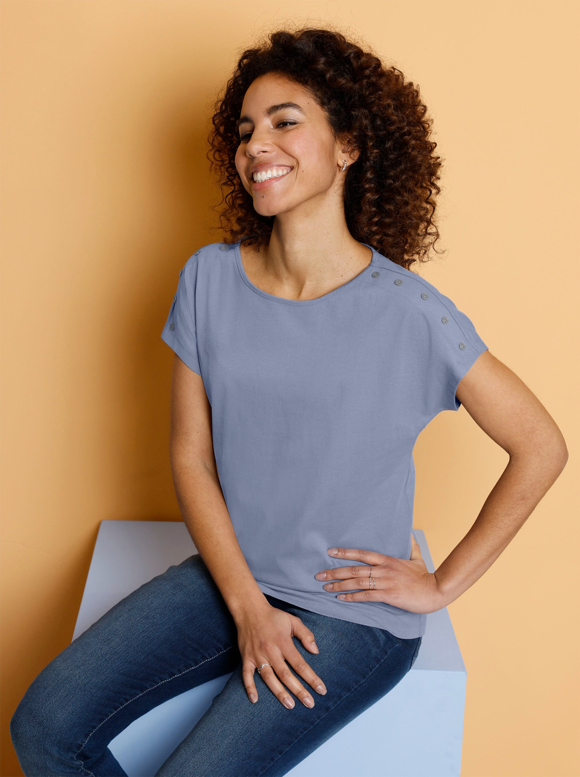 Shirt mit U-Boot-Ausschnitt