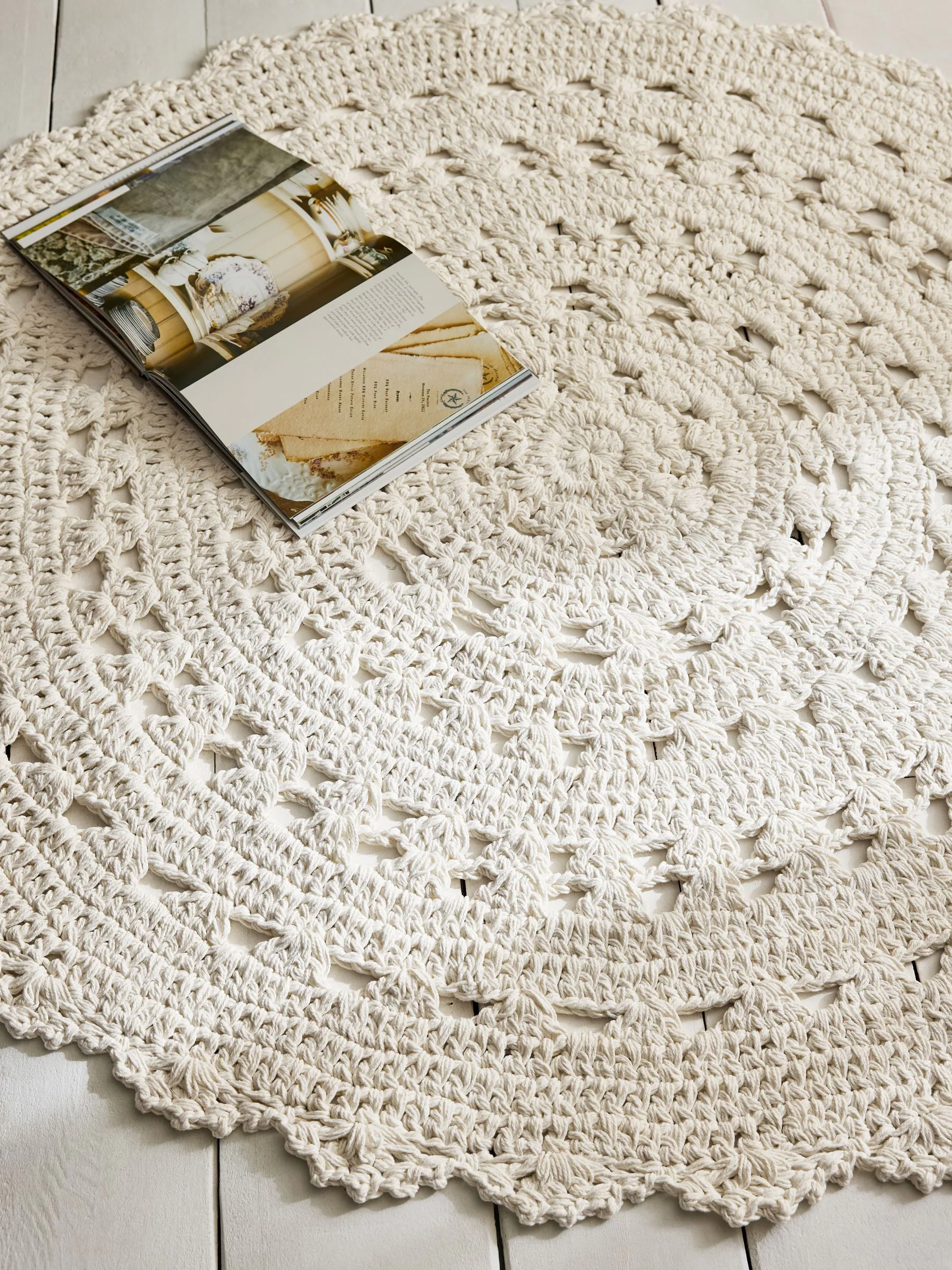 Shabby Chic by Rachel Ashwell® Rond Gehaakt Tapijt