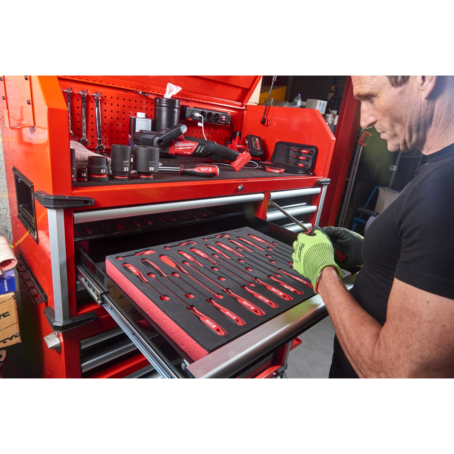 Milwaukee 4932478852 Stalen gereedschapswagen met 10 lades - 46˝ / 117 cm