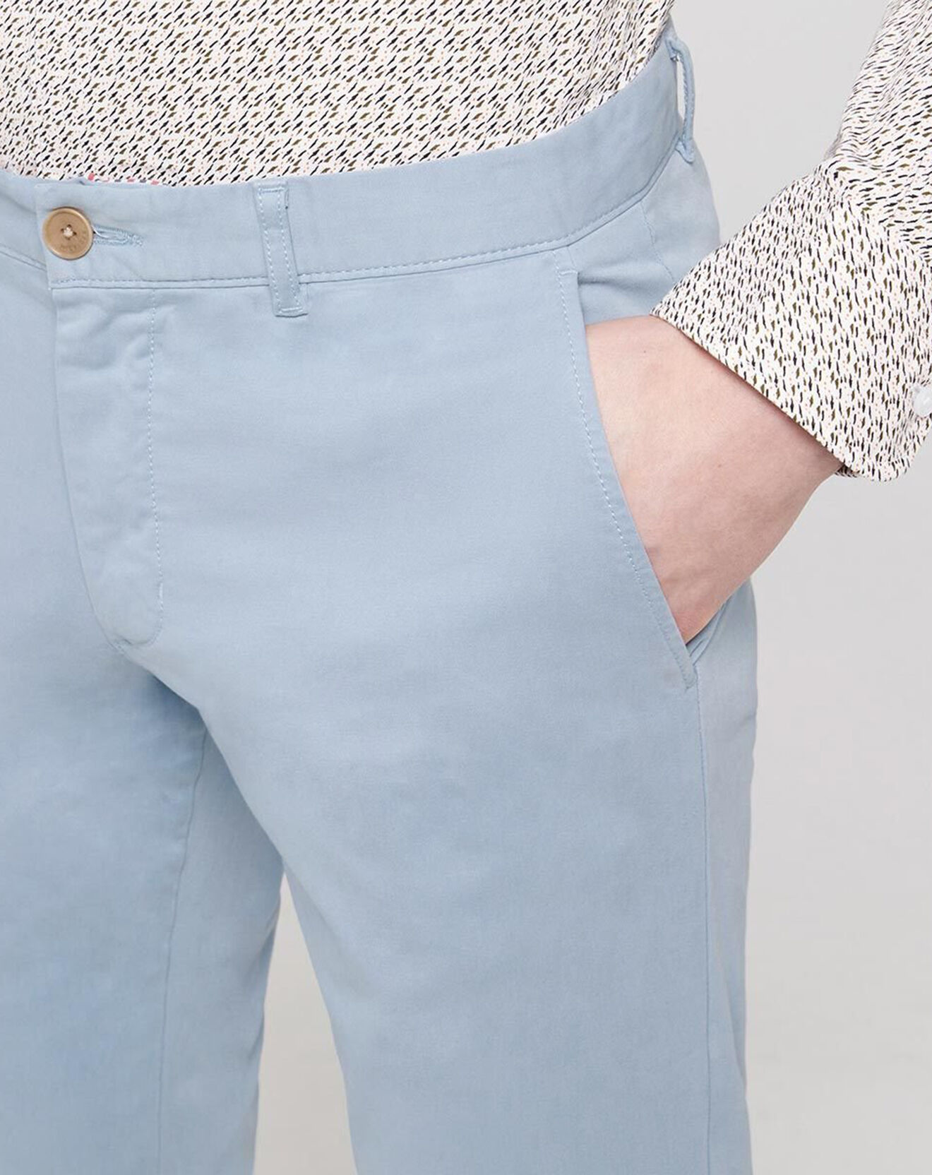 Tommy Hilfiger Pantalon chino ajusté Bleecker Flex Satin bleu ciel
