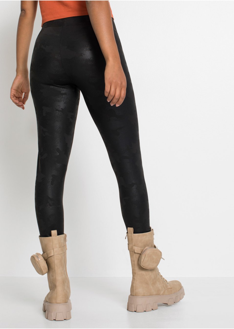 Legging brillant avec imprimé camouflage