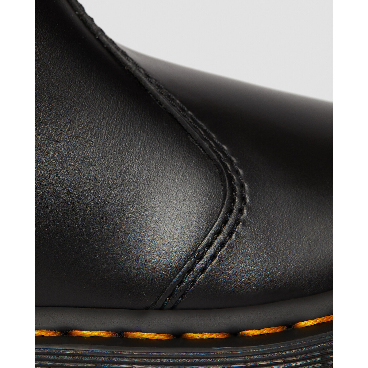 DR. MARTENS<br>Botas Chelsea de couro 2976 Leonore