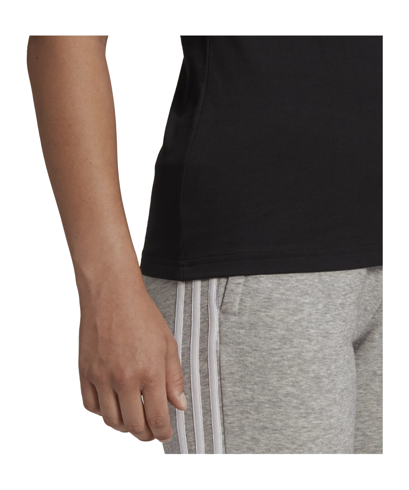 adidas Essentials Regular T-Shirt Damen Schwarz