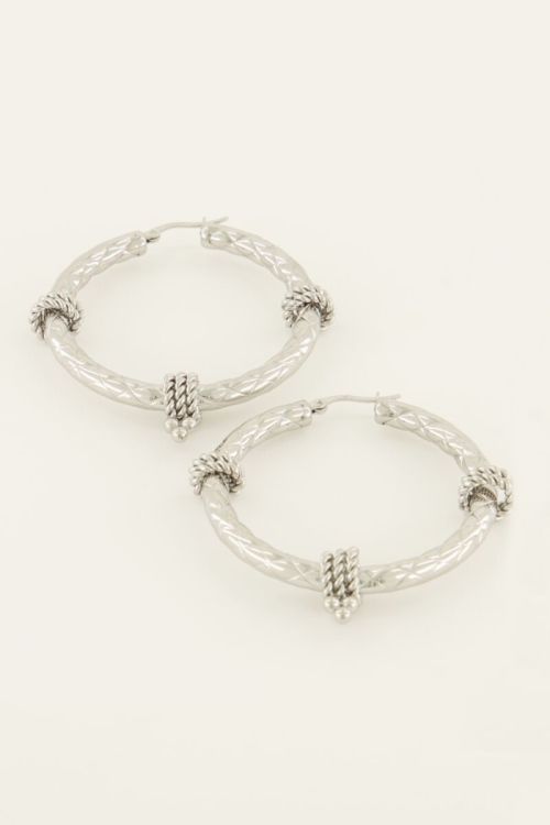 Swirl oorbellen met structuur