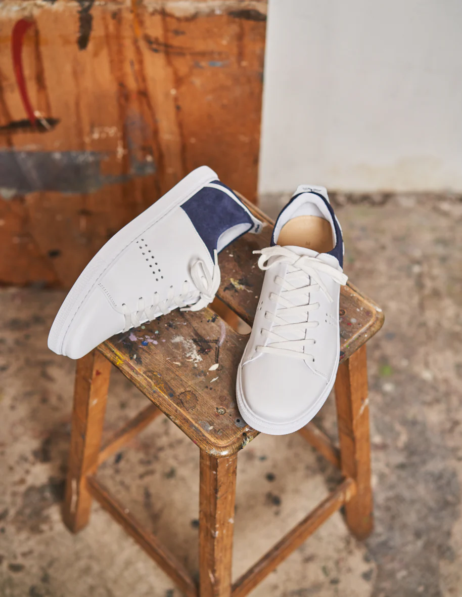 Baskets basses René - Cuir Blanc et Daim marine VP