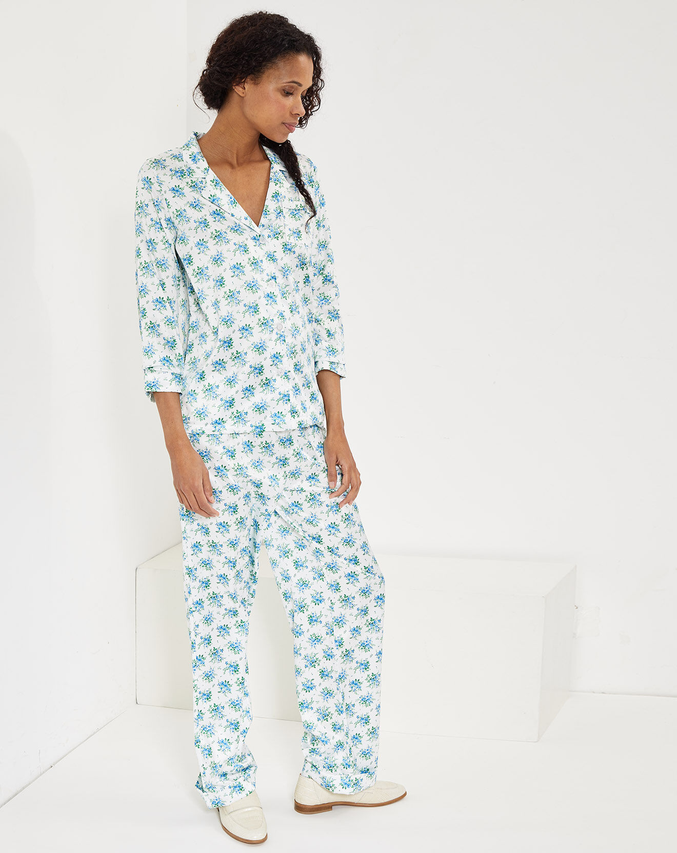 Quartier Latin Pyjama satiné Clarisse à fleurs blanc/bleu/vert