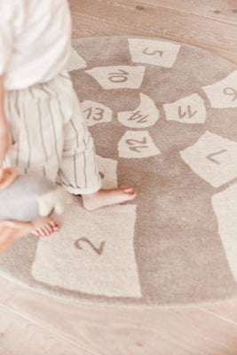 OYOY Mini Nautilus Hopscotch Gulvteppe 100x112, Clay/Offwhite