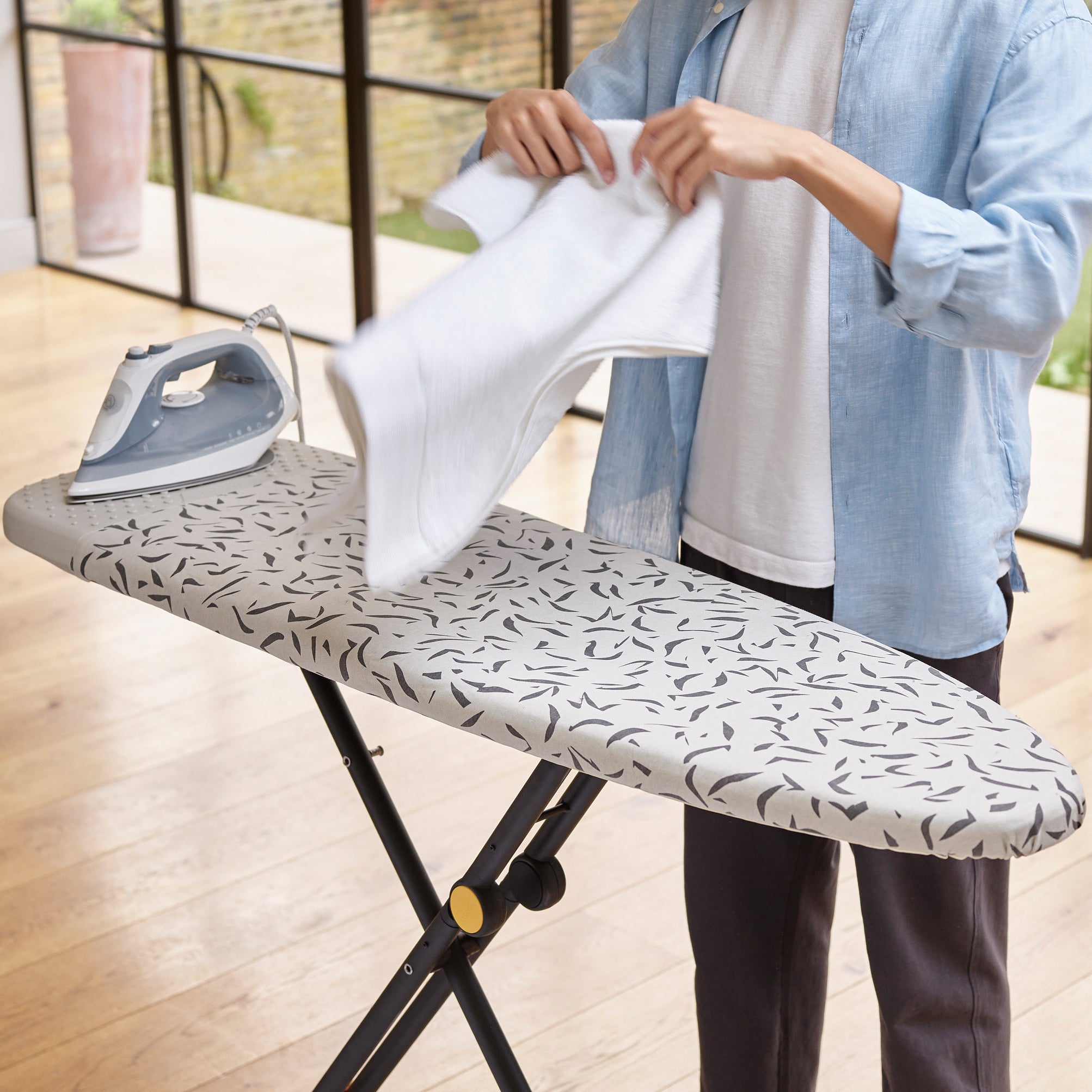 Joseph Joseph Glide Plus Strijkplank B 130 cm - Ecru