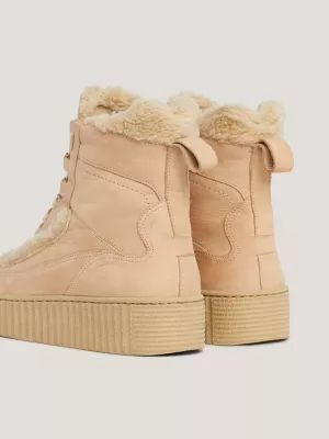 Botas essenciais de couro com cadarço e forro quente