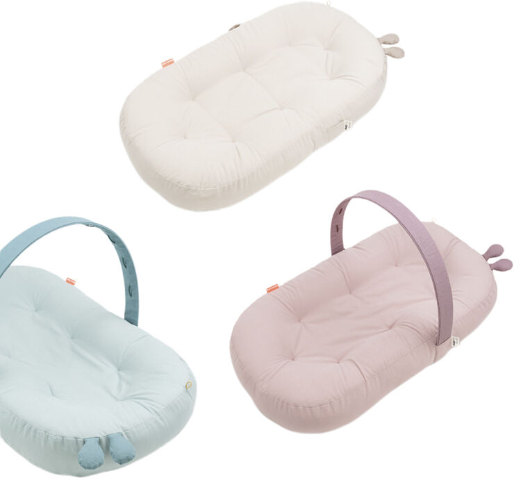 Done by Deer Cozy lounger m/aktivitetsbue Raffi Sand Sand