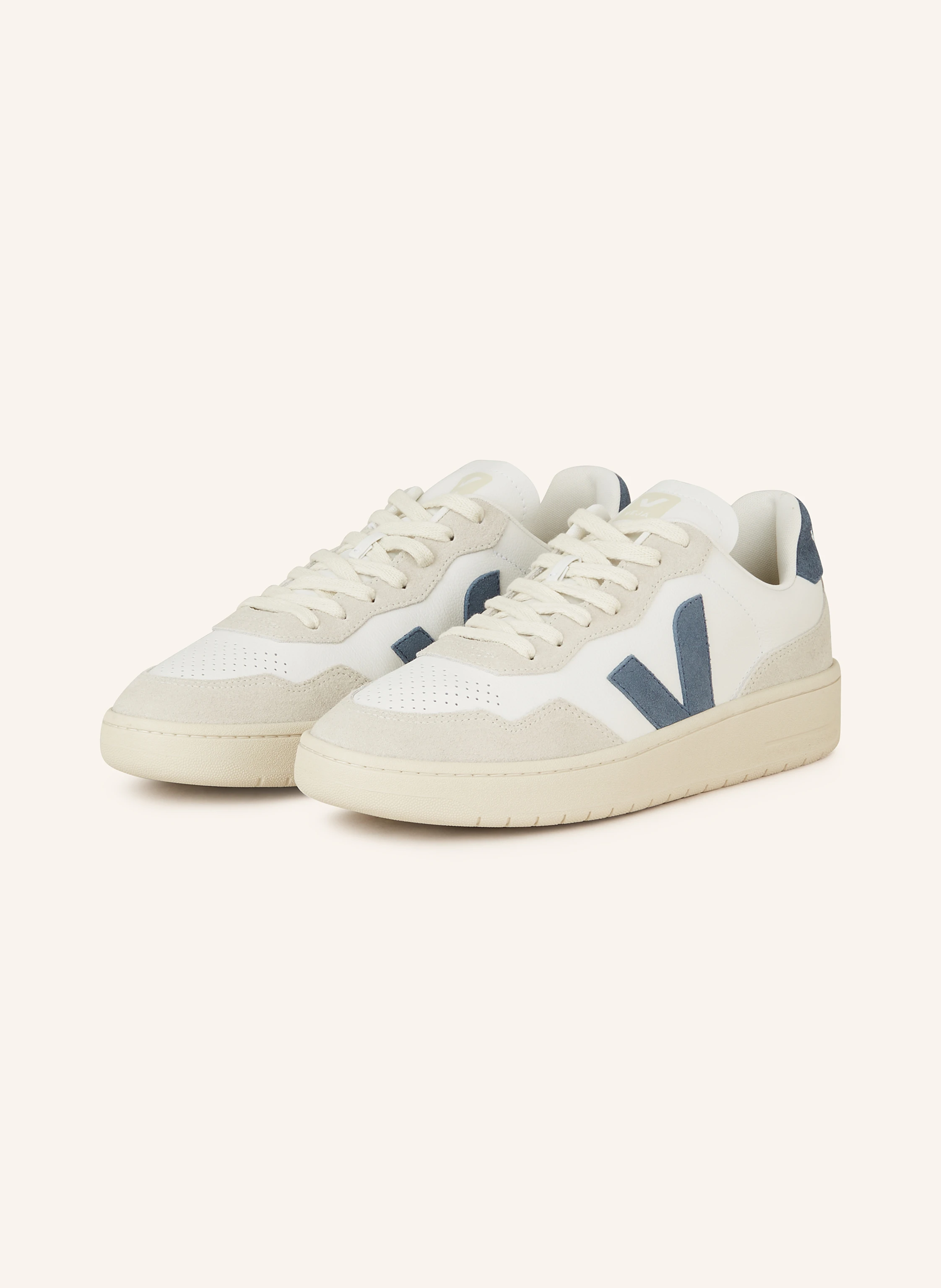 VEJA Sneaker V-90