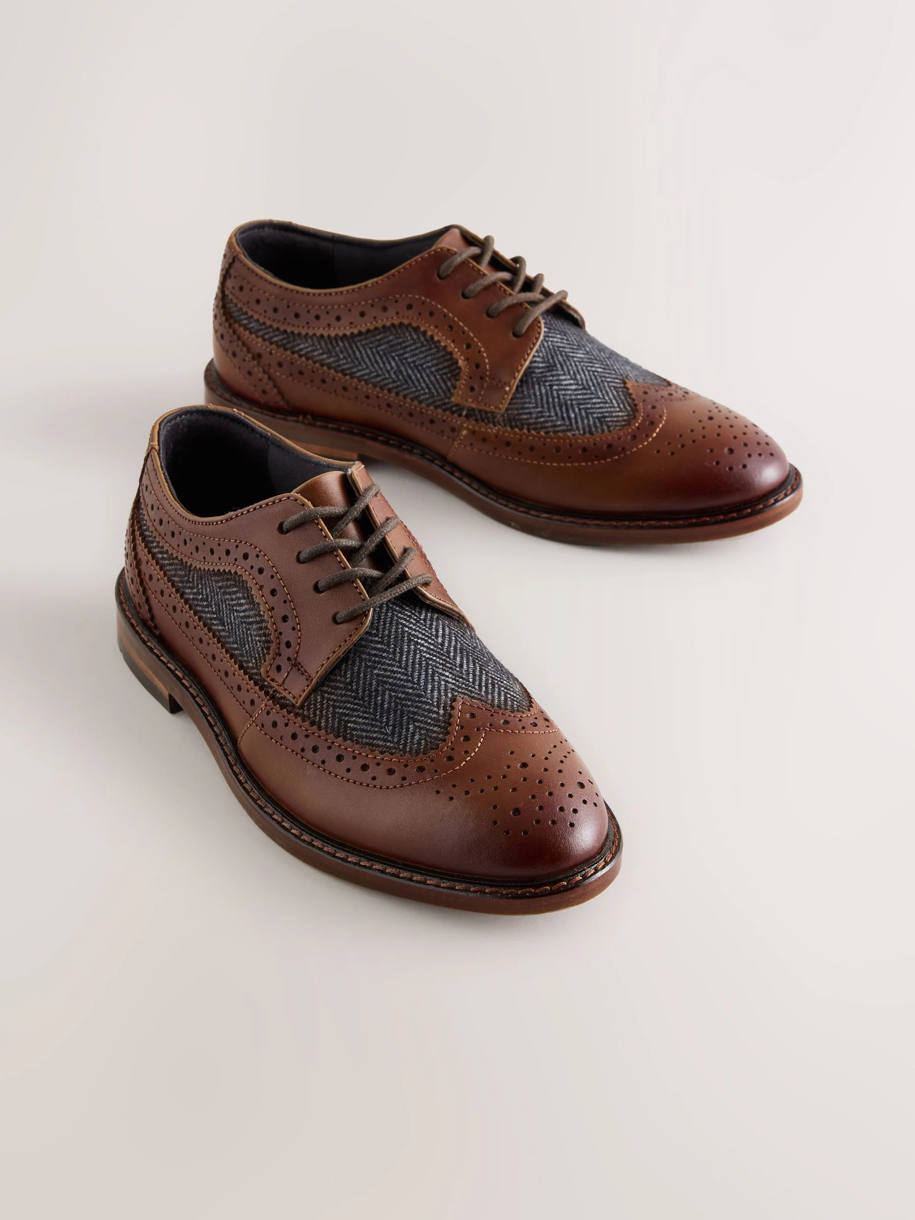 Lichtbruin visgraatdetail - Leren Brogue schoenen met veters