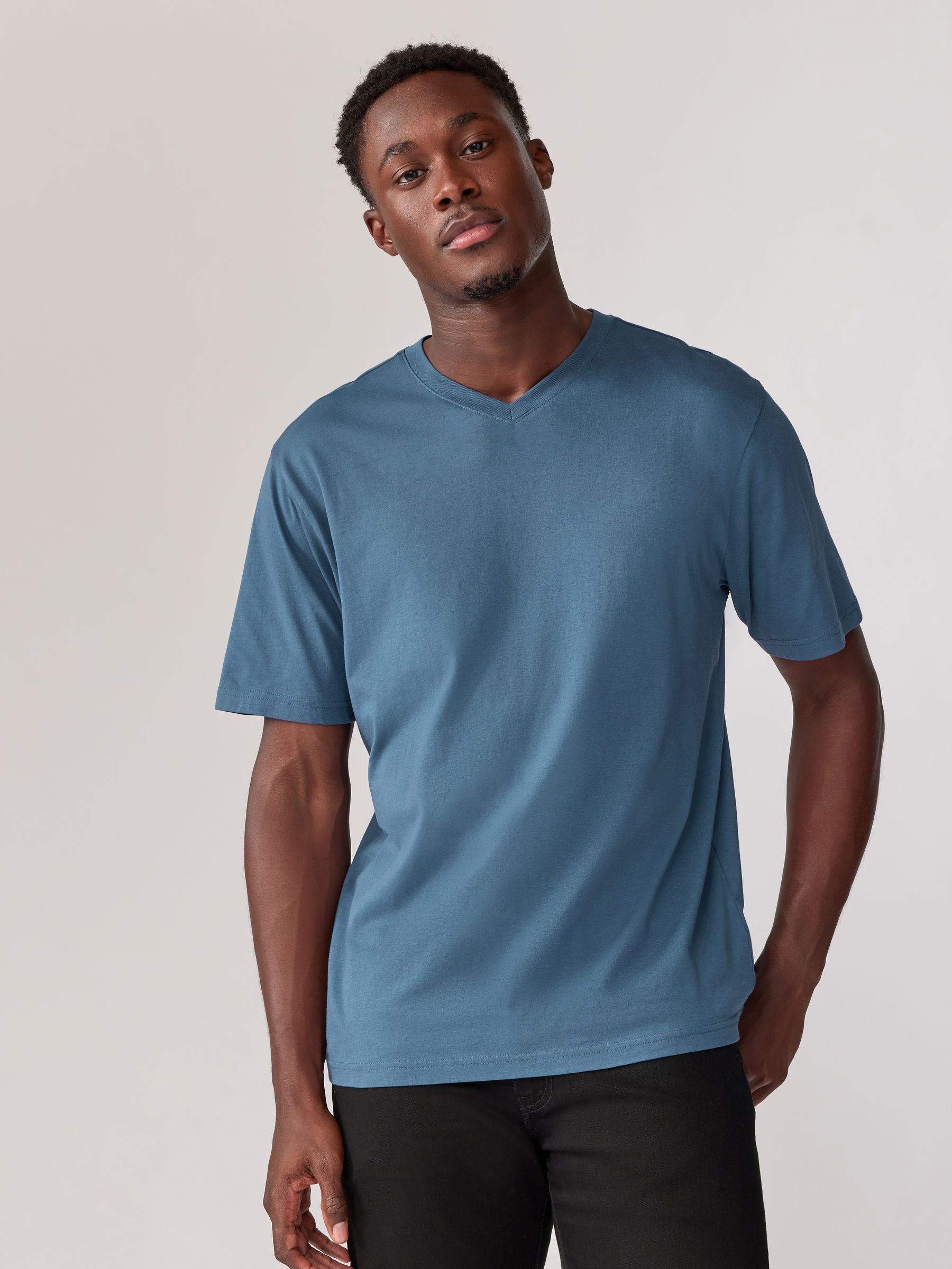 Zwart/Wit/Blauw/Grijs - Essentiële T-shirts met V-hals van 100% katoen verpakking van 6