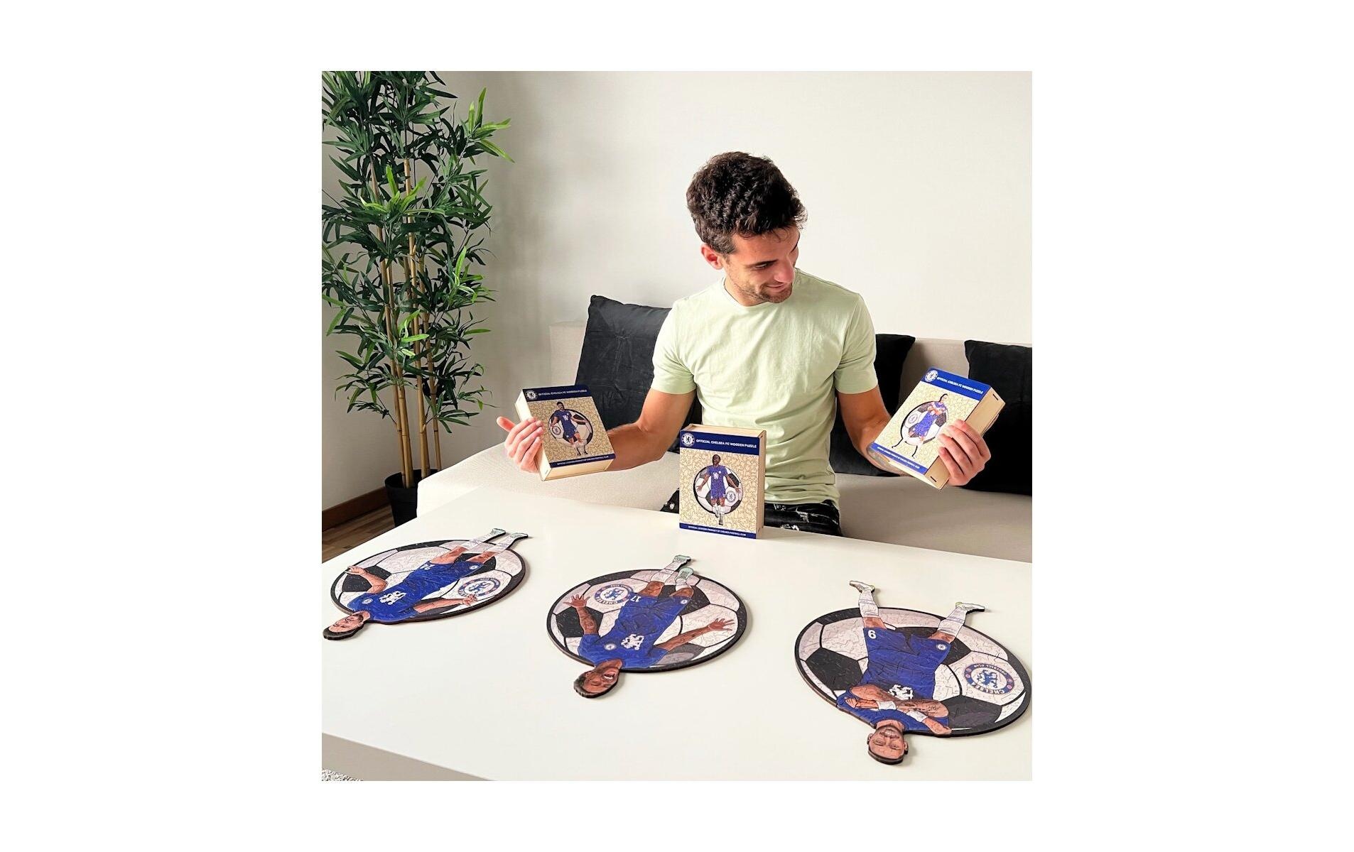 Puzzle »Iconic Chelsea FC – Reece James« Holzart: Birke (Herkunftsland: China)