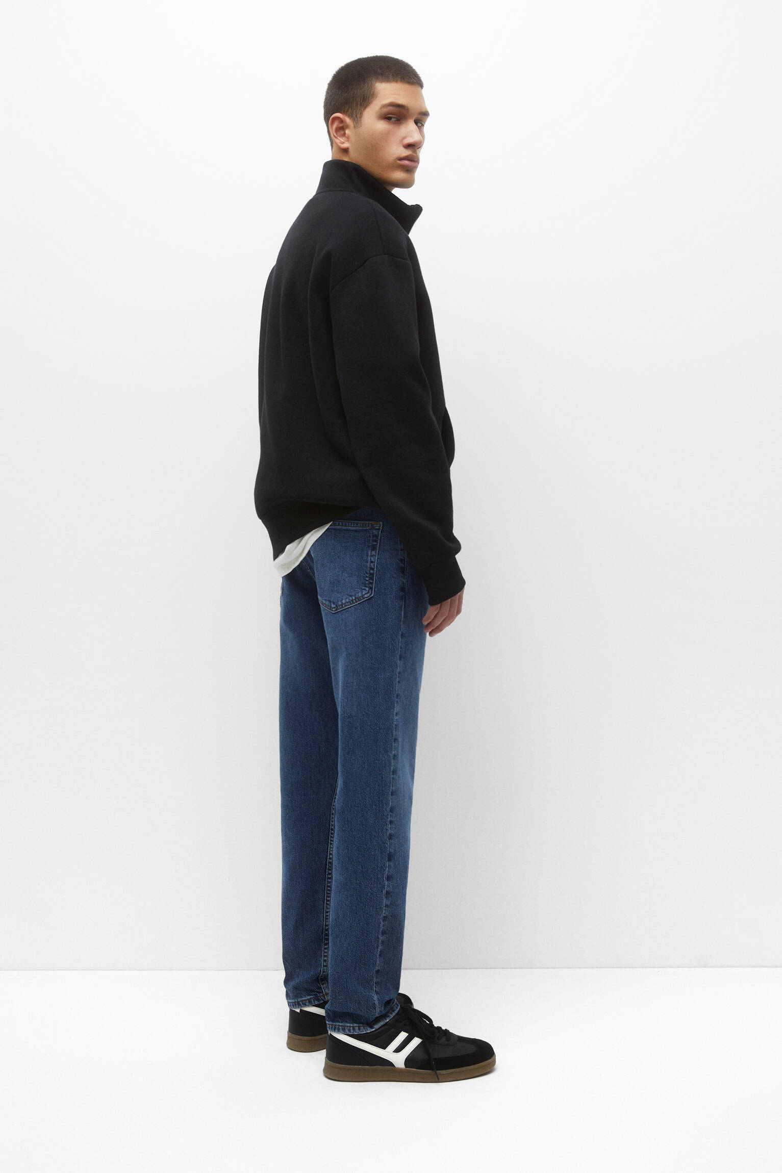 CALÇA JEANS AFUNILADA - AZUL MÉDIO