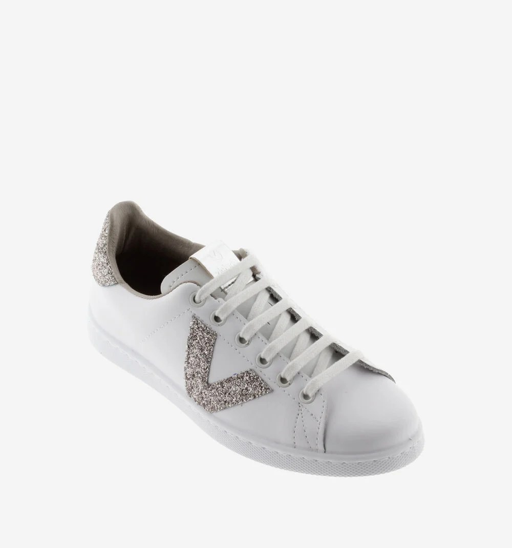 TENIS CUIR & COPEAUX GLITTER Baskets blanches en cuir et détails glitter NUDE