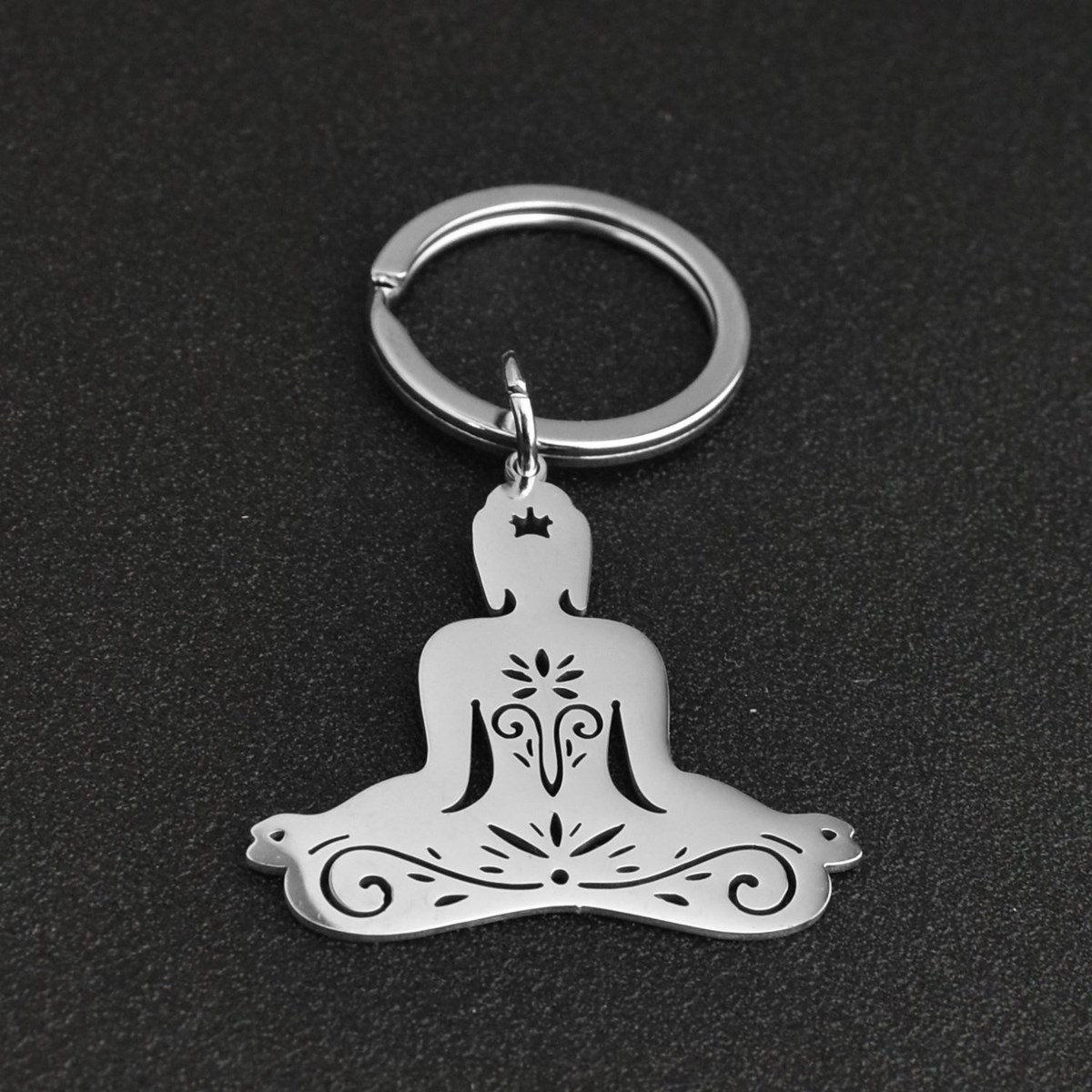 Porte-clés posture de yoga Sukhasana position de méditation lotus en tailleur acier inoxydable