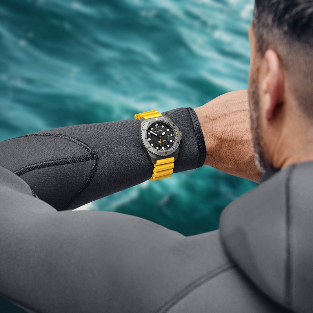 Victorinox Dive Pro Quartz Titanium