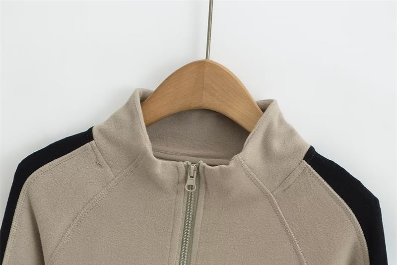 Larlige - Tweekleurige cropped jas met opstaande kraag en rits, slim fit