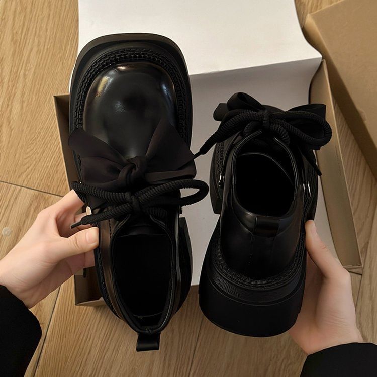 Vindler - Veterschoenen met plateauzool