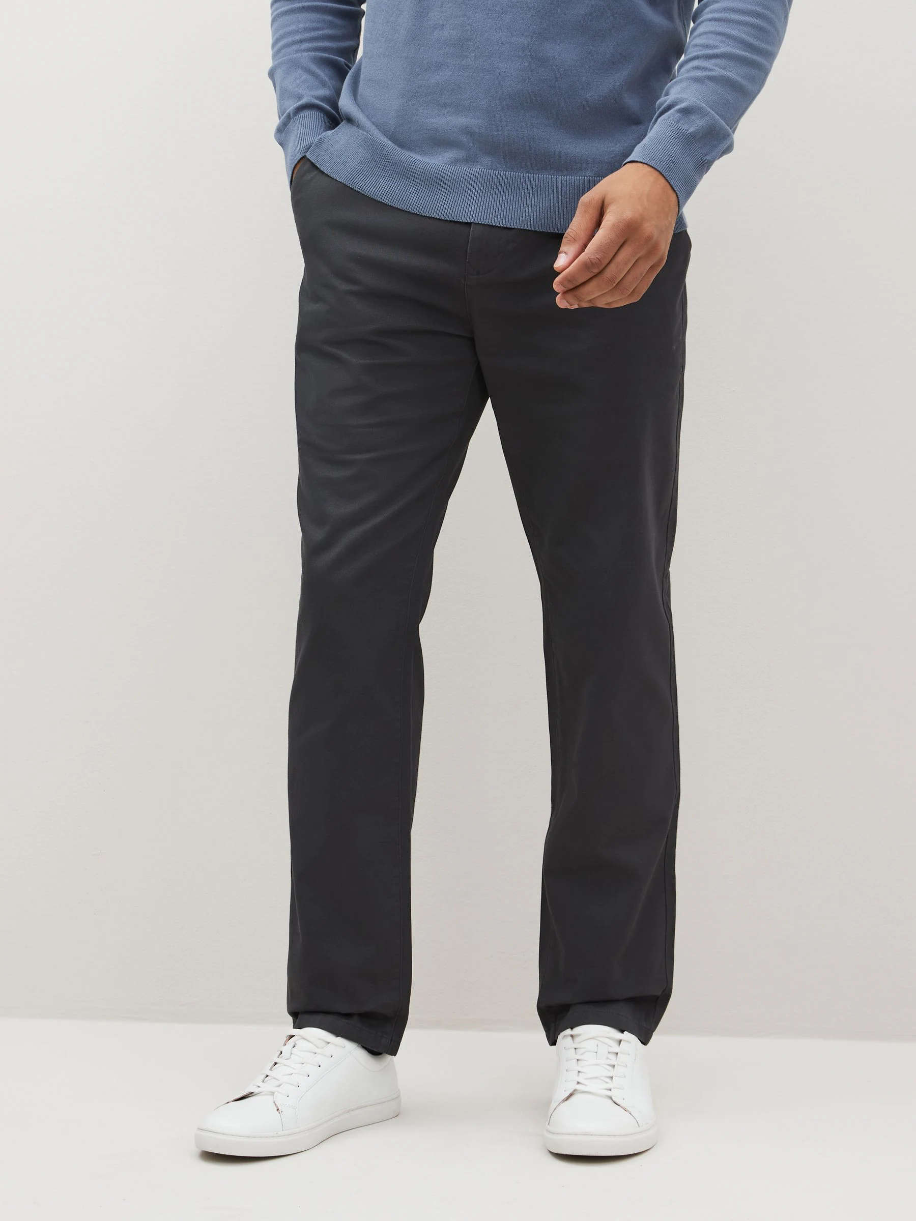 Grijs - Straight-fit chino van 100% katoen