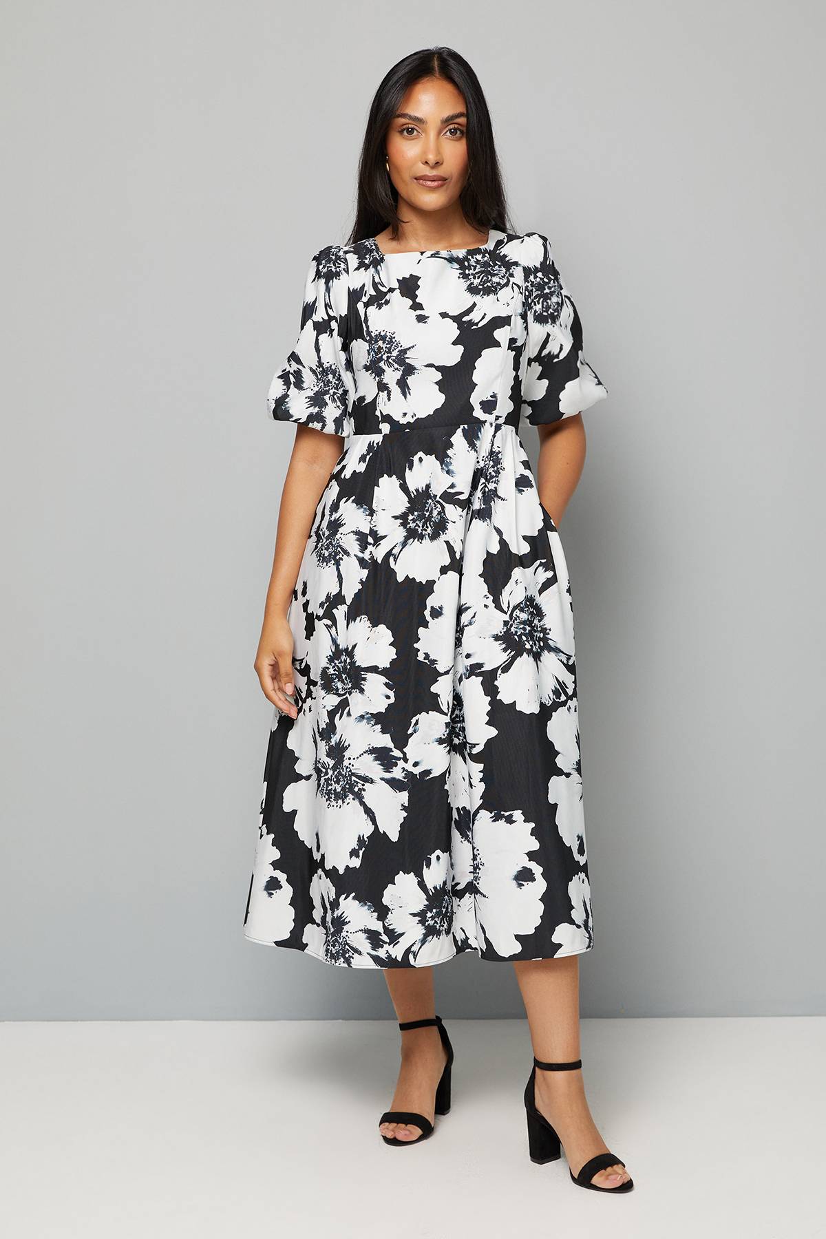 Wallis Robe Midi en Sergé à Imprimé Floral et Manches Bouffantes Petite Taille