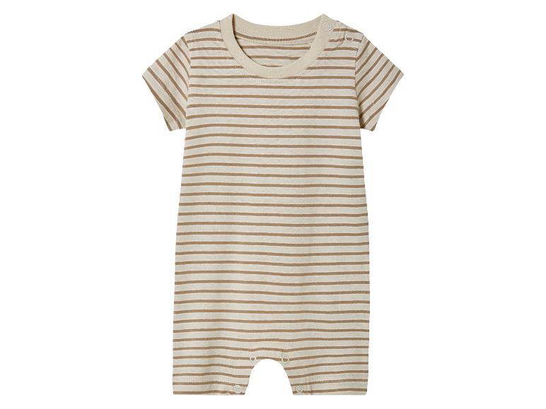 2 baby pyjama's