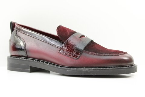 Gil Peterson Slipper