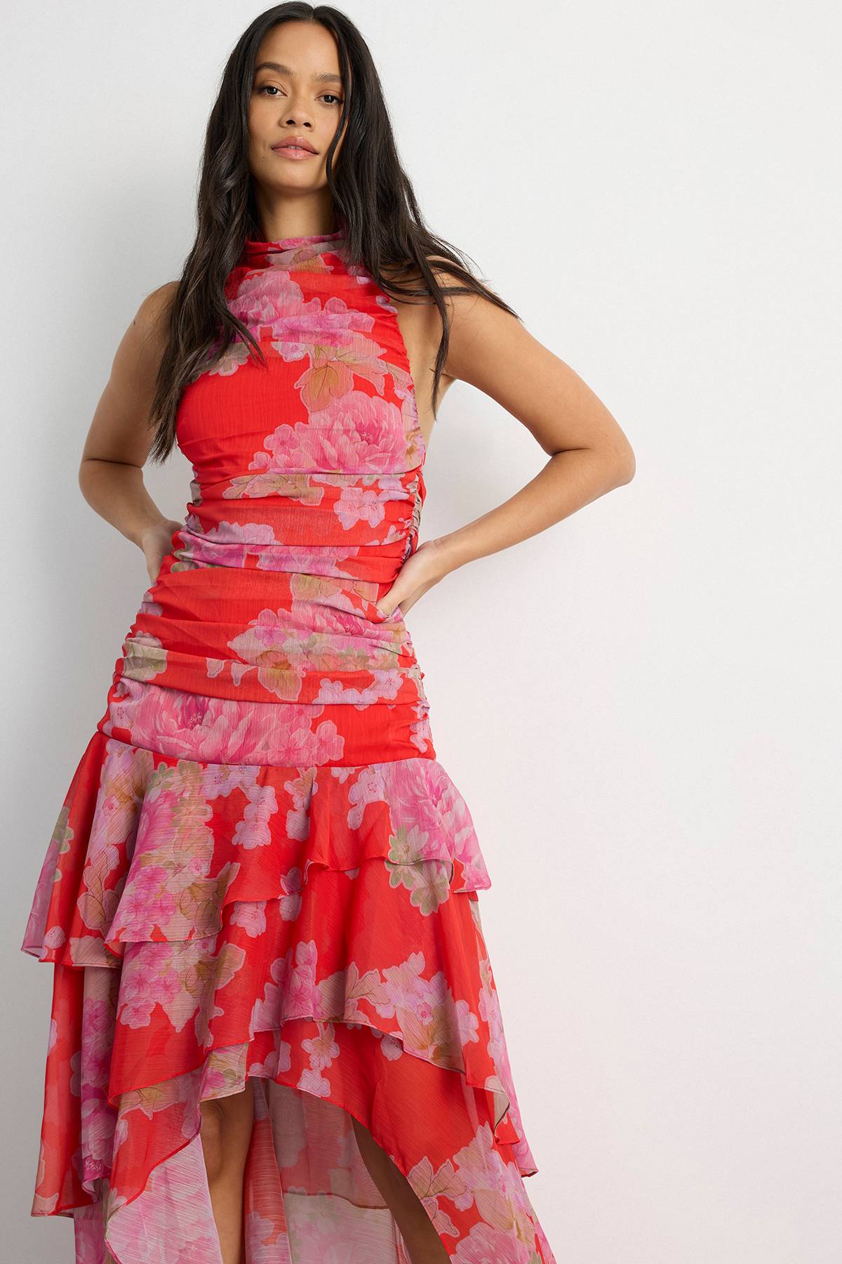 Warehouse Robe À Imprimé Floral Col Licou Ourlet Asymétrique À Volants