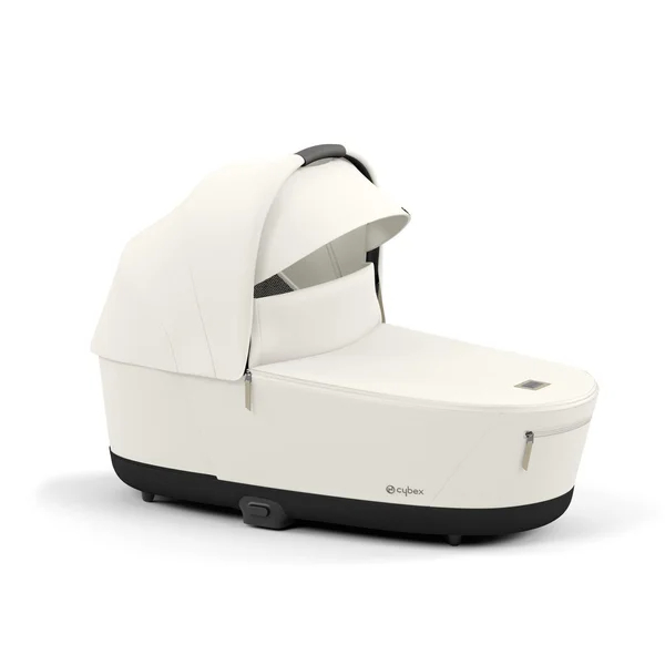 Carrinho de bebê Cybex Priam V4 na cor branca com estrutura preta fosca.