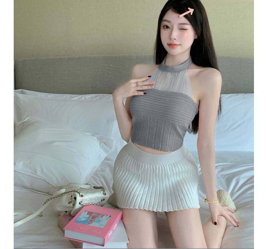 OGAWA - Mouwloze crop top met nephals