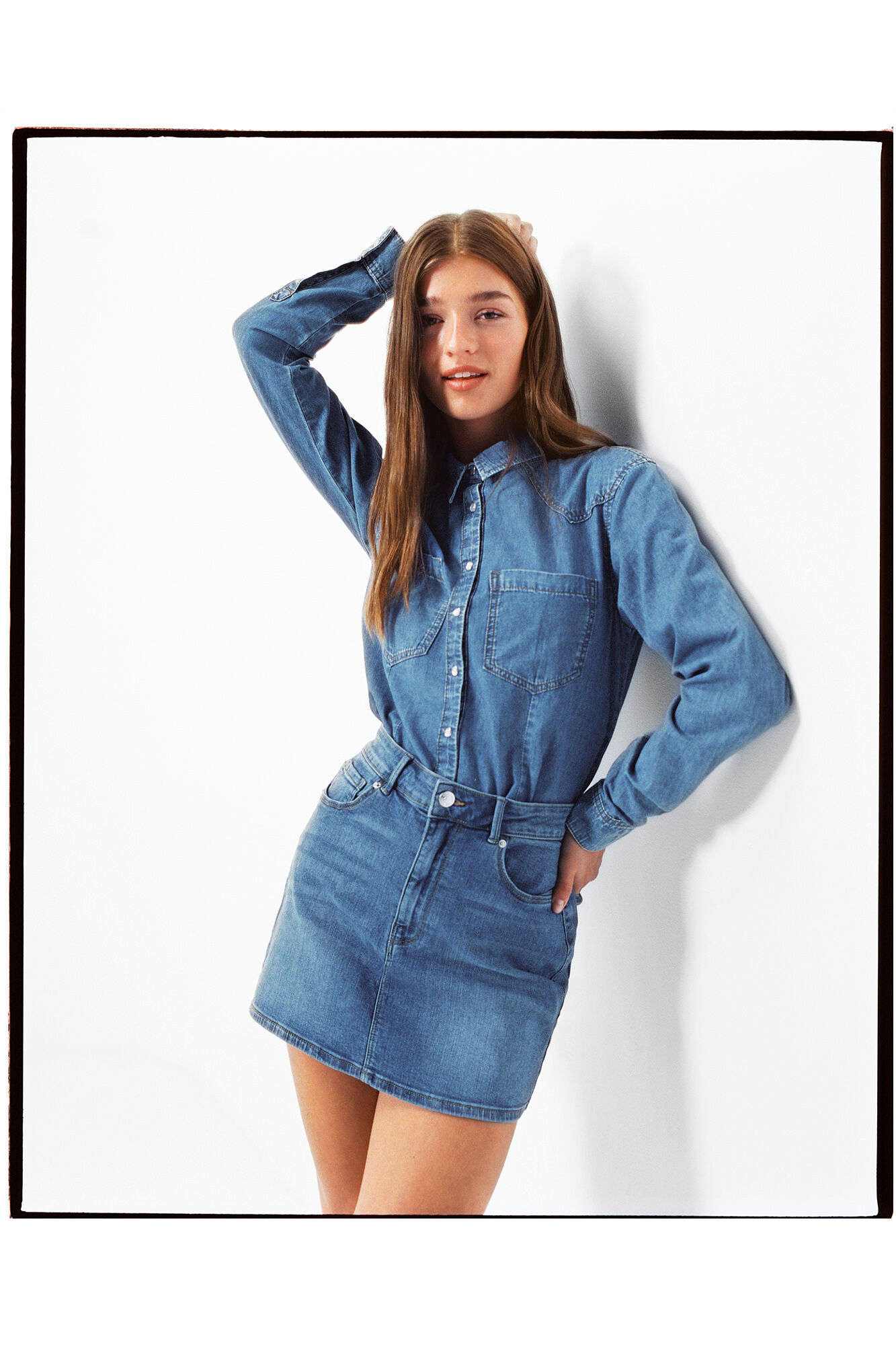 Minissaia jeans com lavagem sustentável