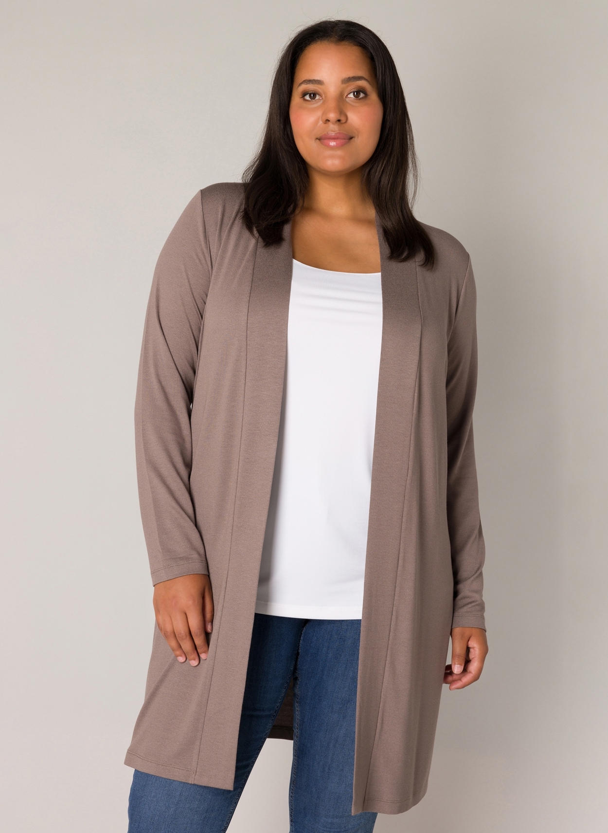 Base Level Curvy Longstrickjacke »Ayla long« Figurumspielende, weiche Strickqualität