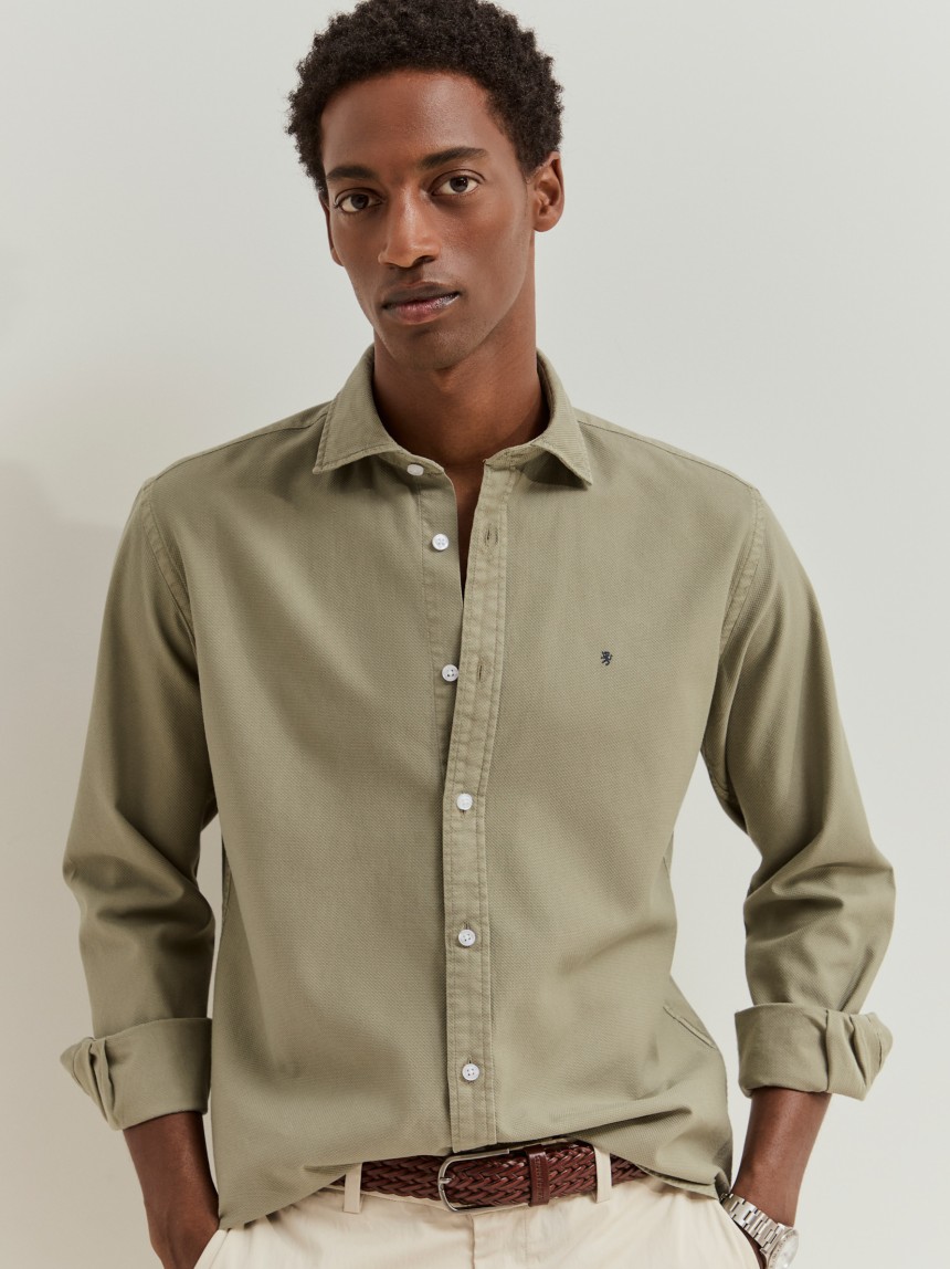 Camisa slim fit em piqué de algodão