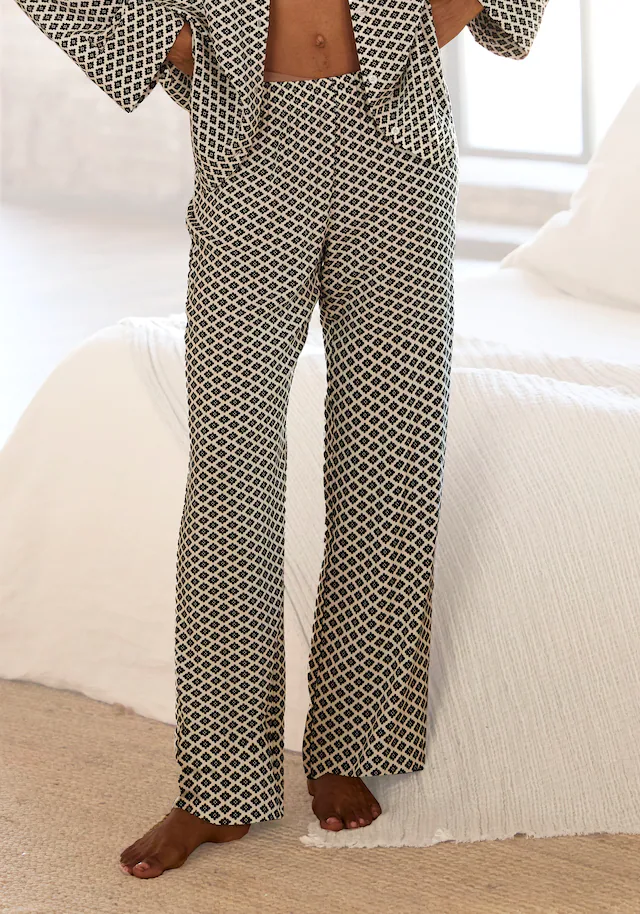 LASCANA Pyjamahose  Mit edlem Allover-Muster