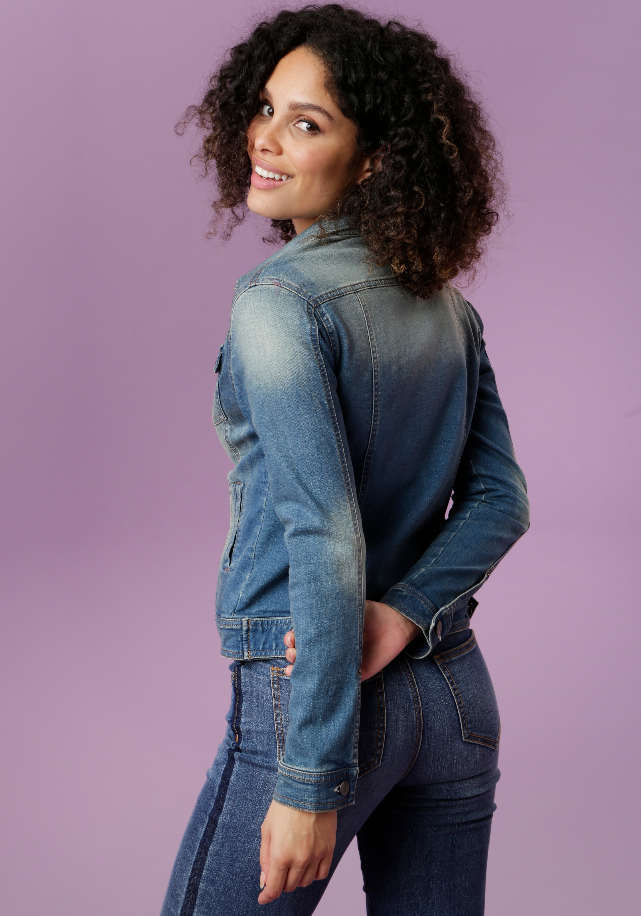 Aniston CASUAL Jeansjacke in Used-Waschung