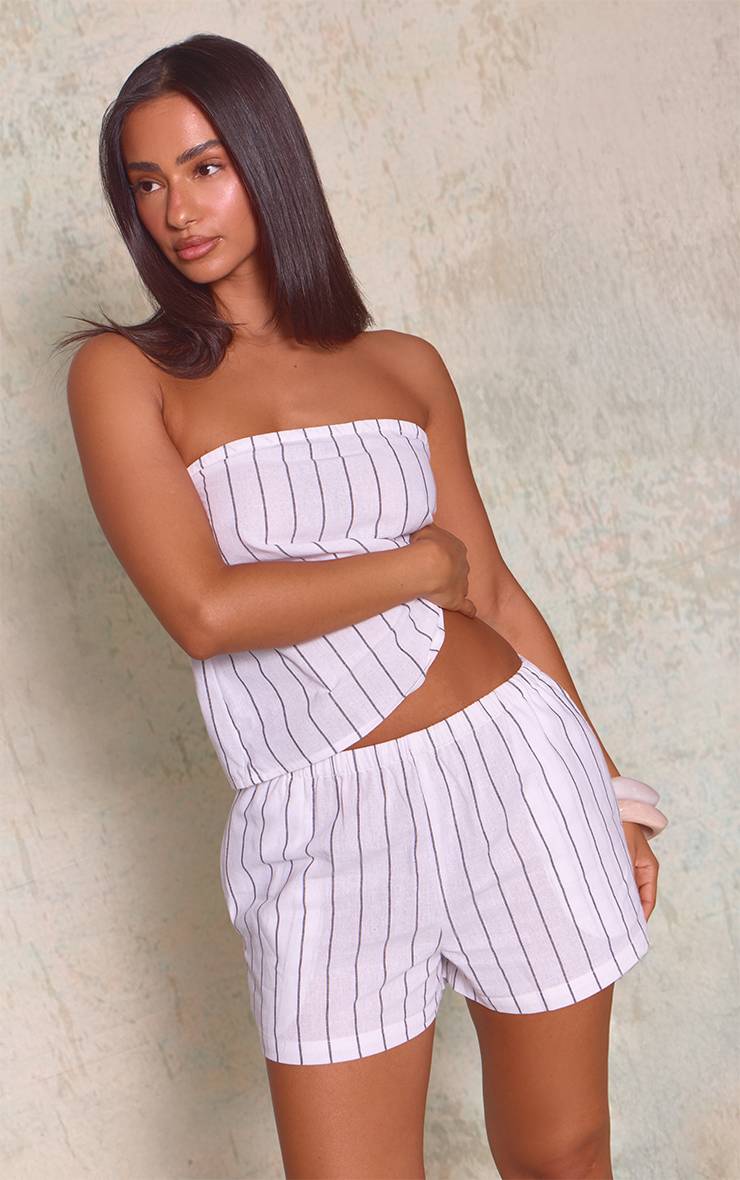 Blanc Short Taille Élastiquée Aspect Lin Fluide À Fines Rayures Coordonné Petite