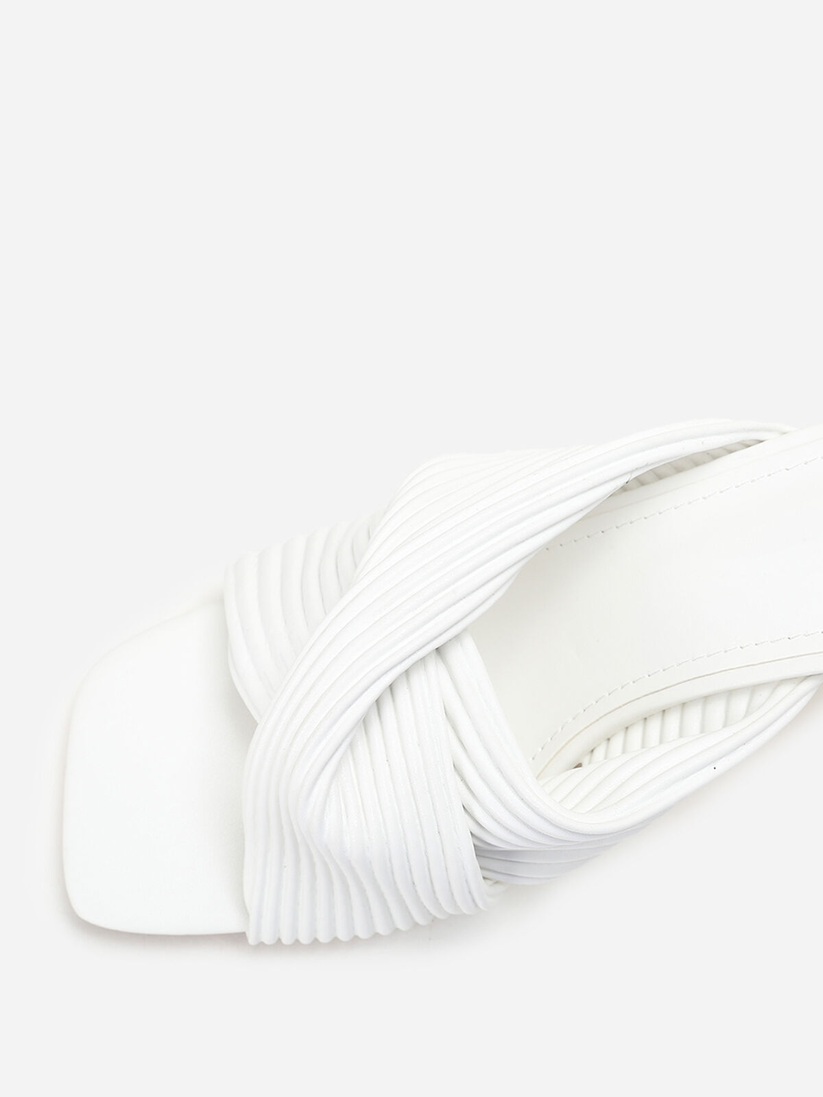 Mules à brides croisées et matelassées- Blanc