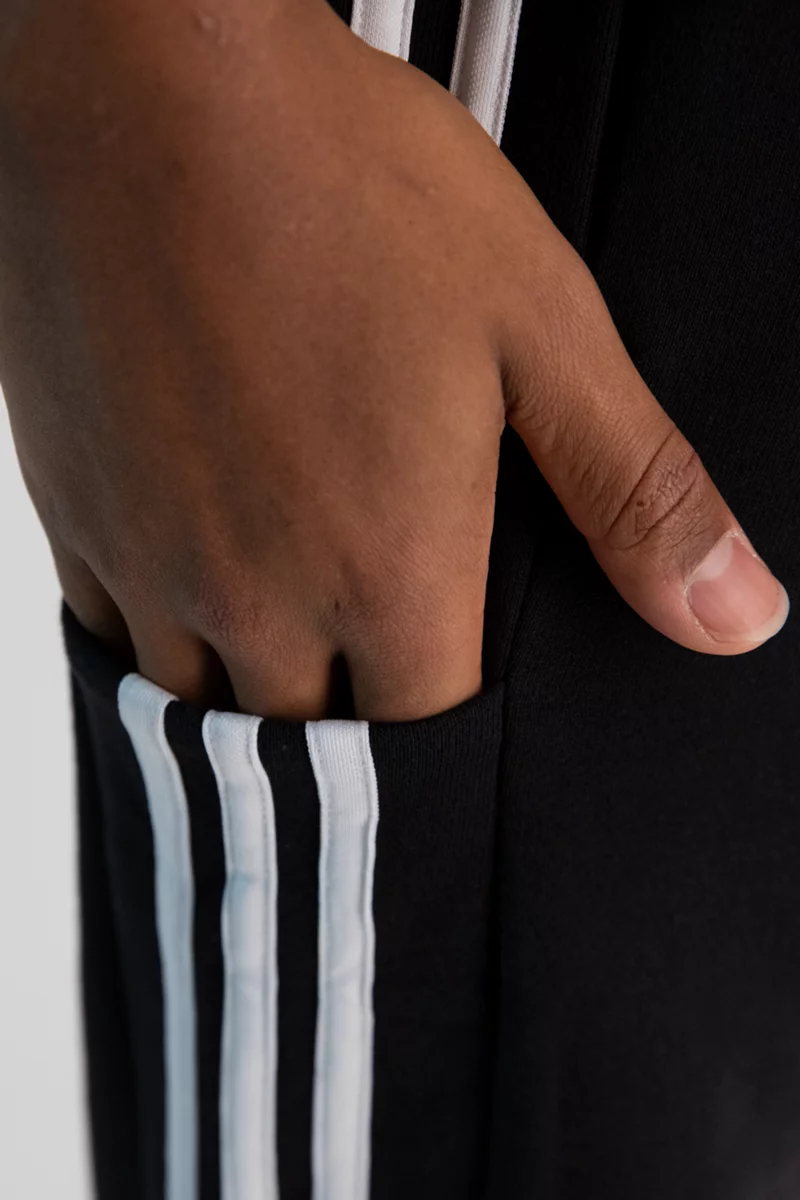 adidas Sportswear Essentials French Terry Tapered Elastic Cuff 3-S Herren Trainerhose
