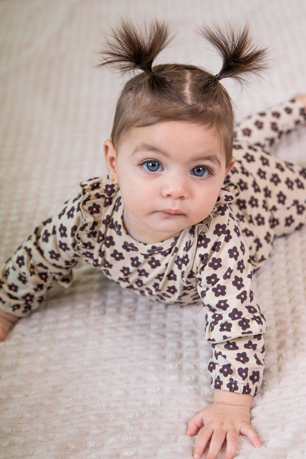 BESS baby gebloemde longsleeve beige/bruin