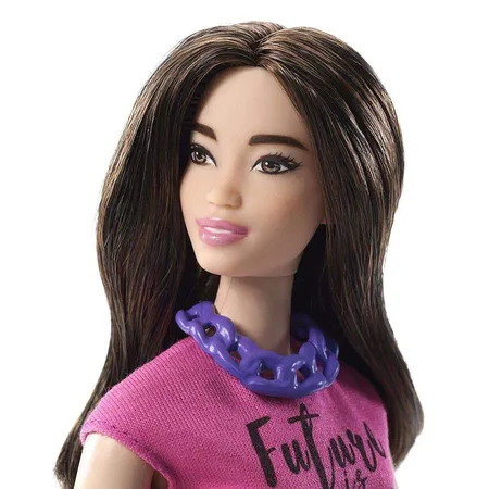 Barbie Fashionista Puppe mit roten Shorts und pinkem Oberteil