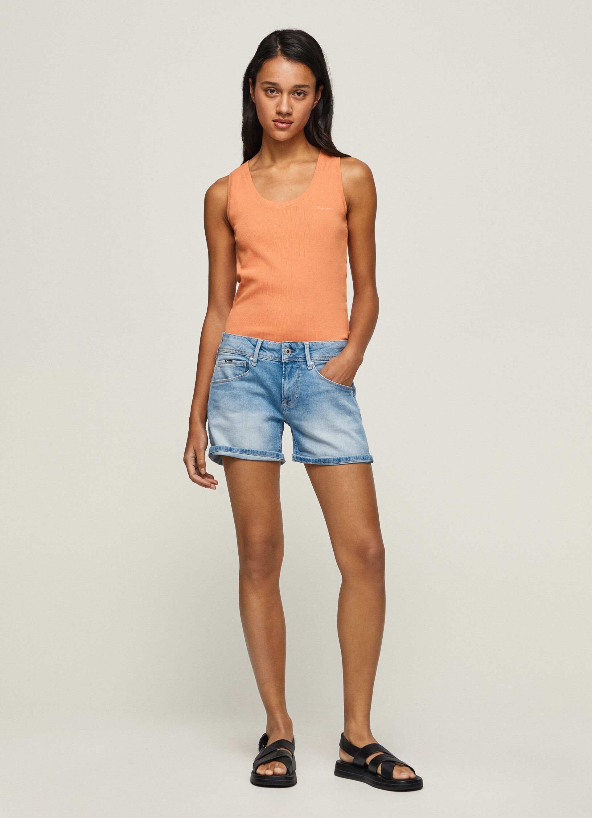 CALÇA JEANS CURTA CORTE REGULAR - jeans
