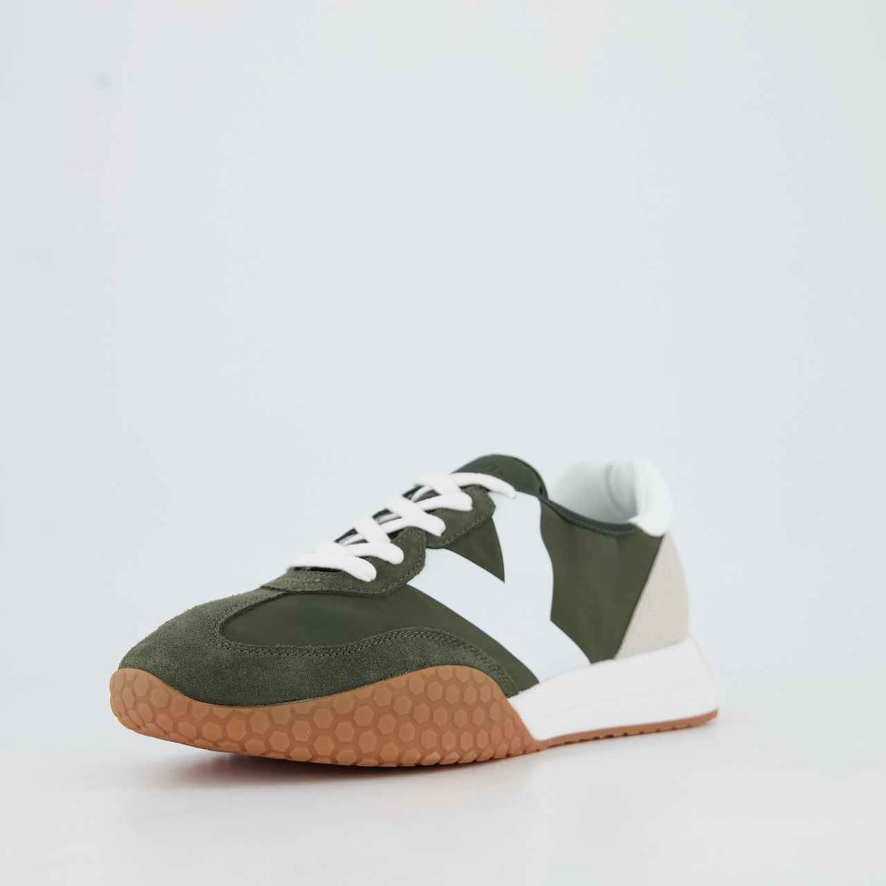 Keh-noo Sneaker