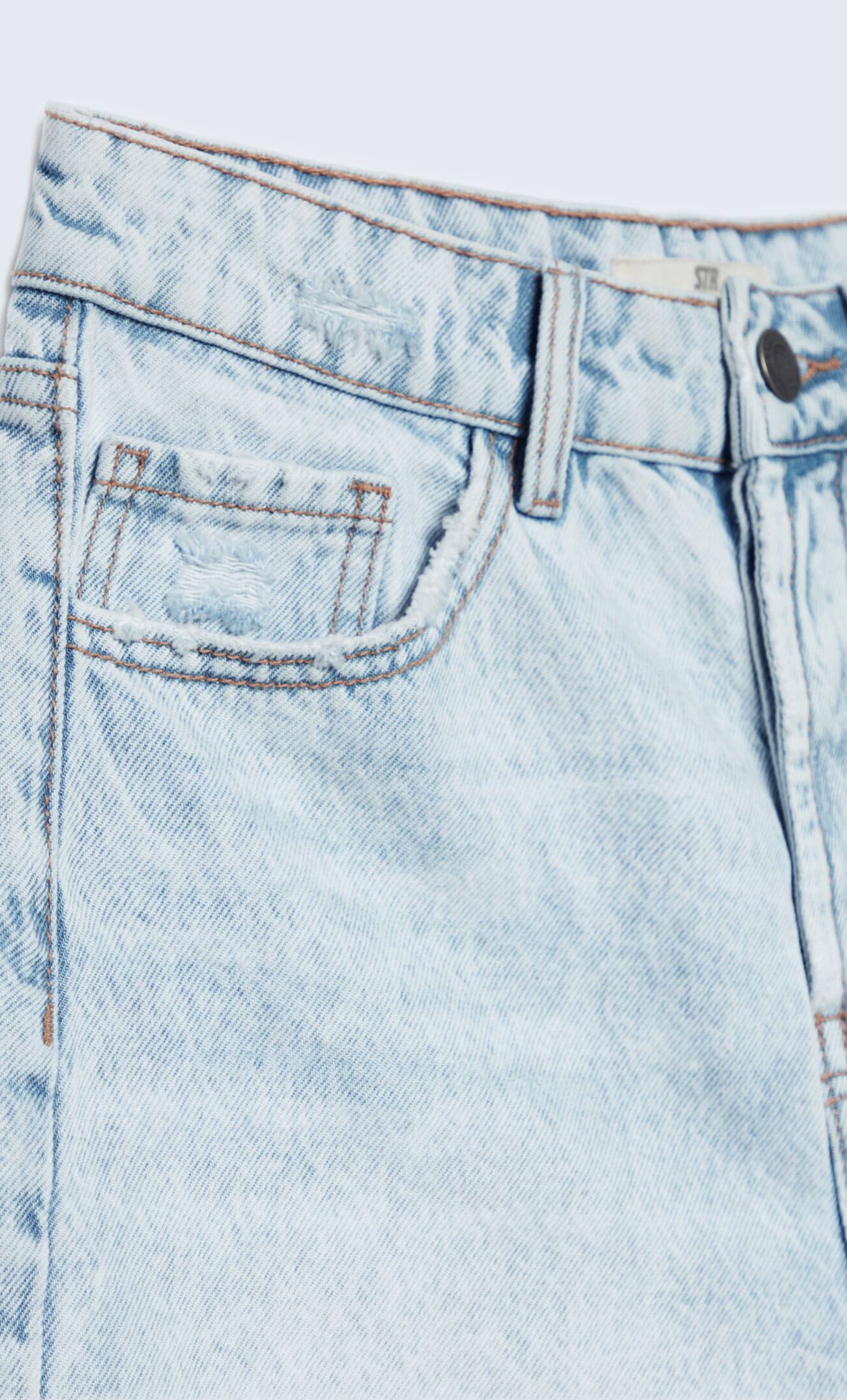Bermuda jeans rasgada