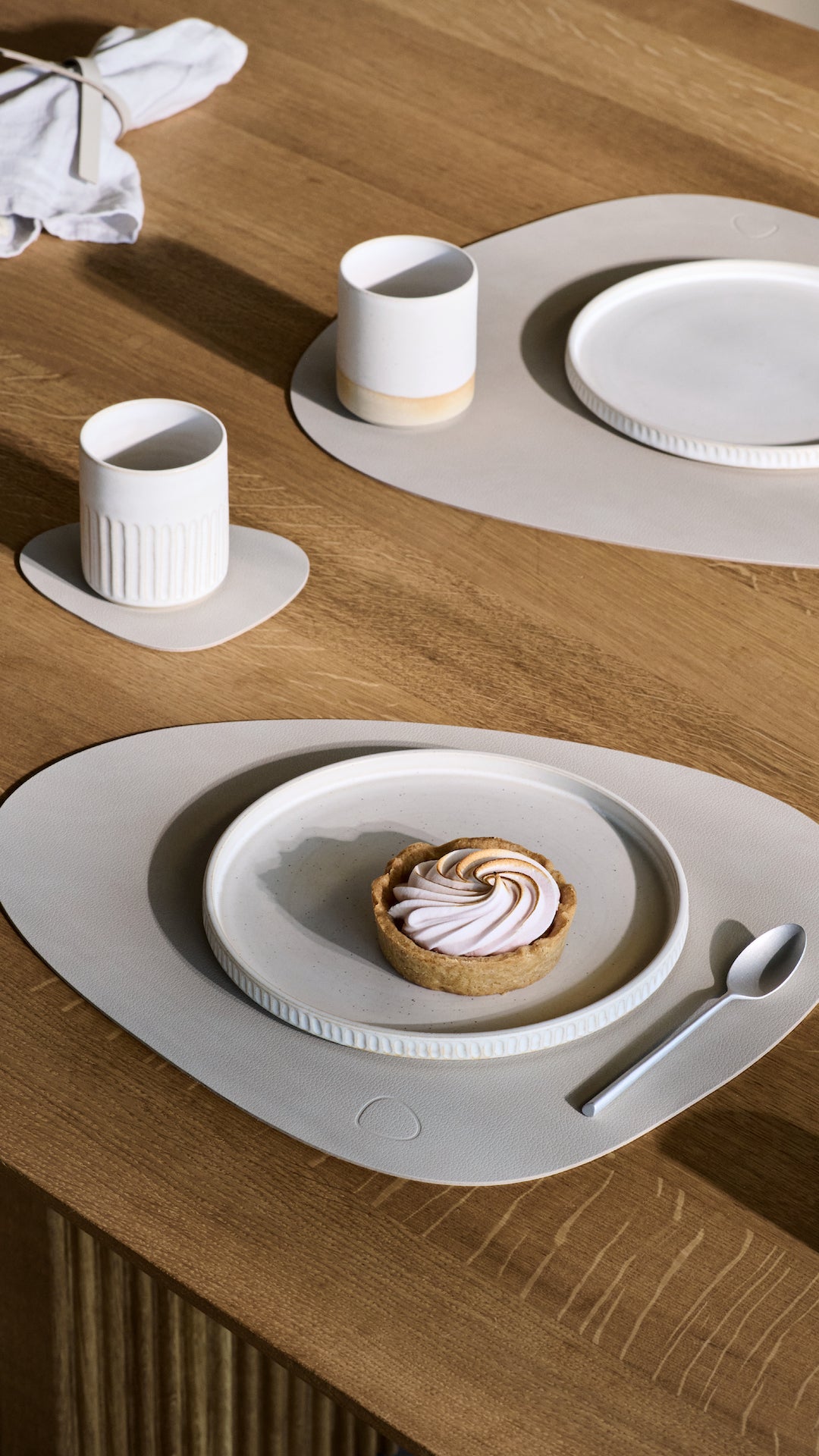 LIND DNA  Dækkeserviet, Curve L - Linen