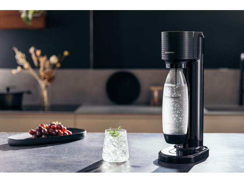 Sodastream Wassersprudler Gaia Schwarz Wassersprudler mit Fuse Kunststoffflasche und Quick Connect Zylinder