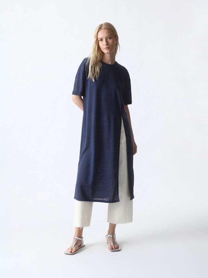 Camiseta longa com fenda - Azul Marinho Escuro