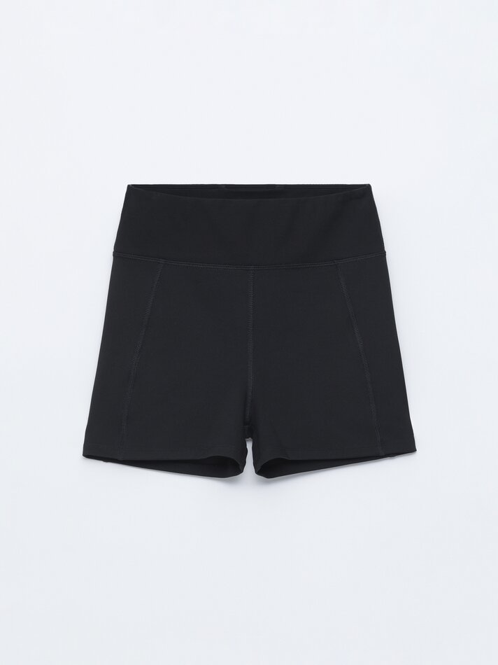 Shorts curtos - Preto