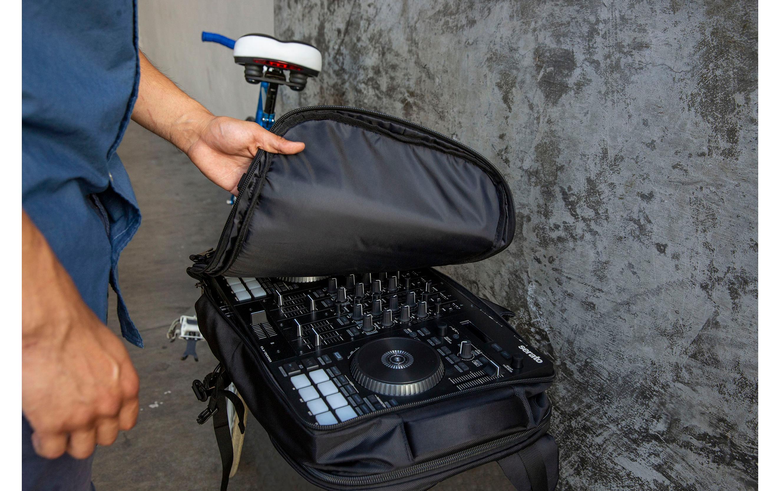 DJ-Controller DJ-707M<br>Für DJs, die mehr wollen, als nur Tracks zu mixen